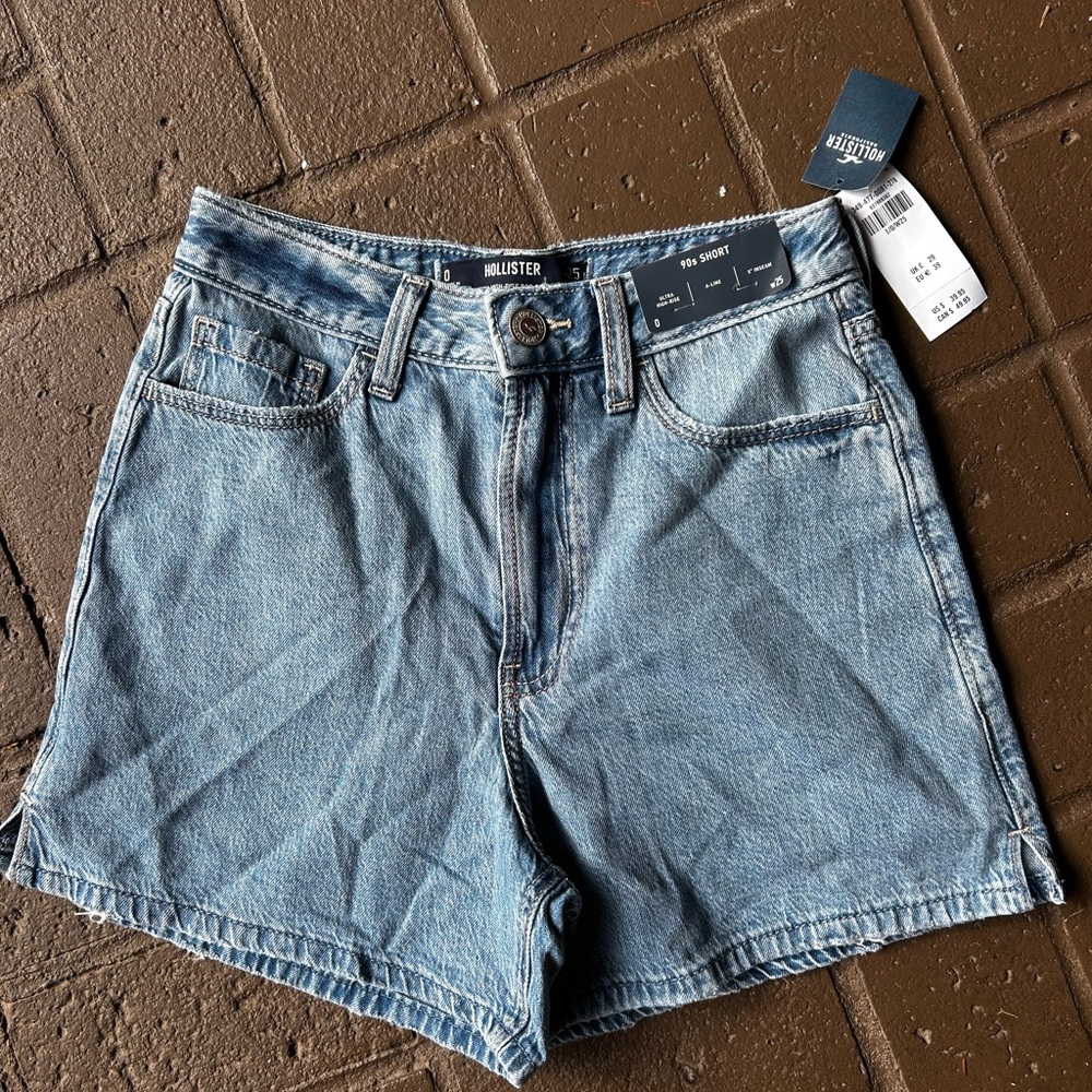 Hollister 90s Denim Short Women’s Size 0  NWT!!